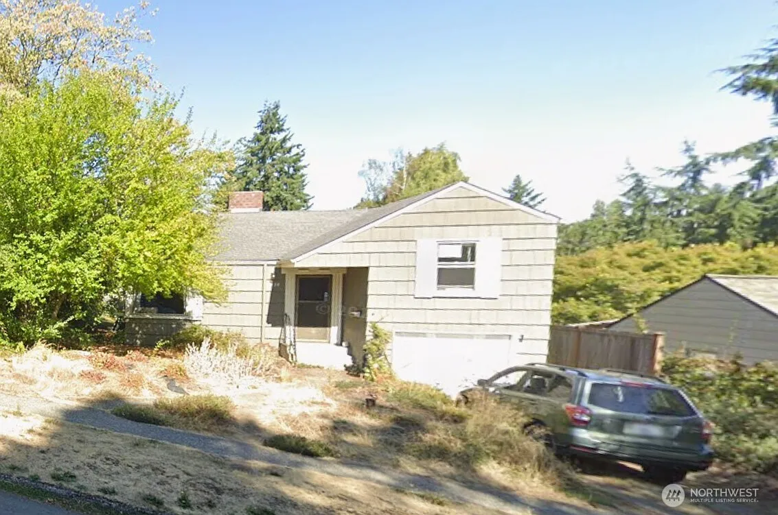 2134 NE 81st Place photo 1