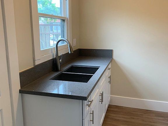 5th image of 433 Ohio Ave APT 6