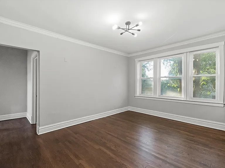 2520 W Belle Plaine Ave #1 — Photo 8