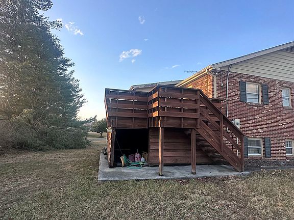 3rd image of 5485 Vaughan Ave