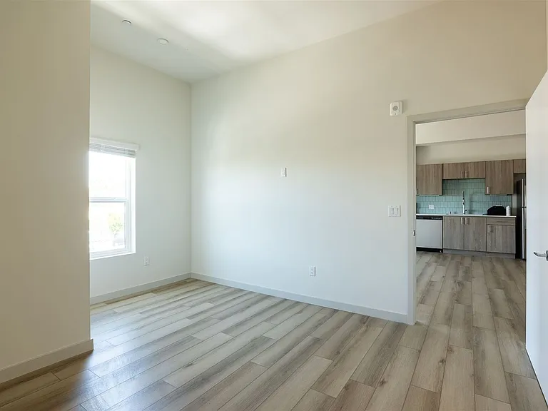 4233 Kansas Street — Photo 36
