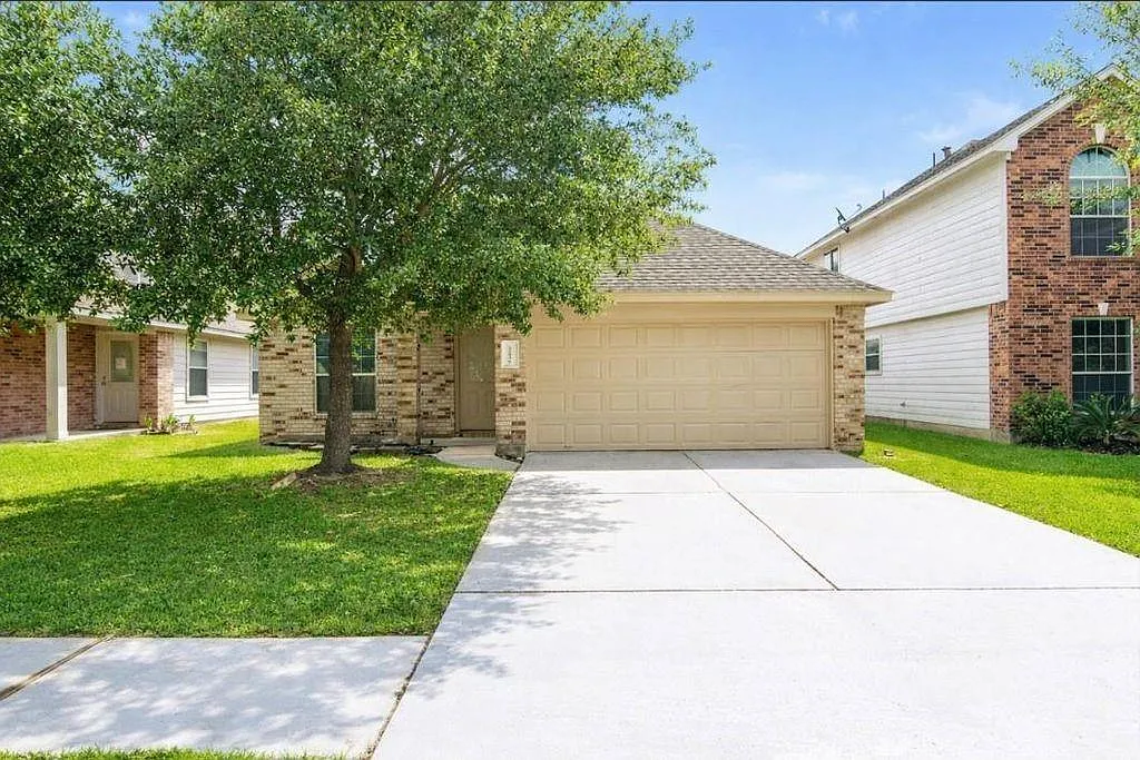 3 bed, 2.0 bath, 1698 sqft, $2,100 — Photo 2
