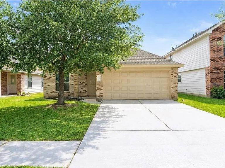 21530 Falvel Lake Dr — Photo 2
