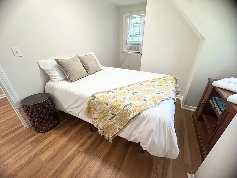 8 Terry Ave — Photo 15