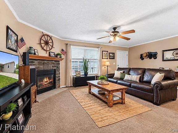 3rd image of 24494 Edwin Dr
