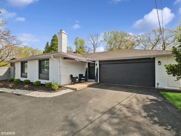 1045 Green Bay Rd, Lake Bluff, IL 60044