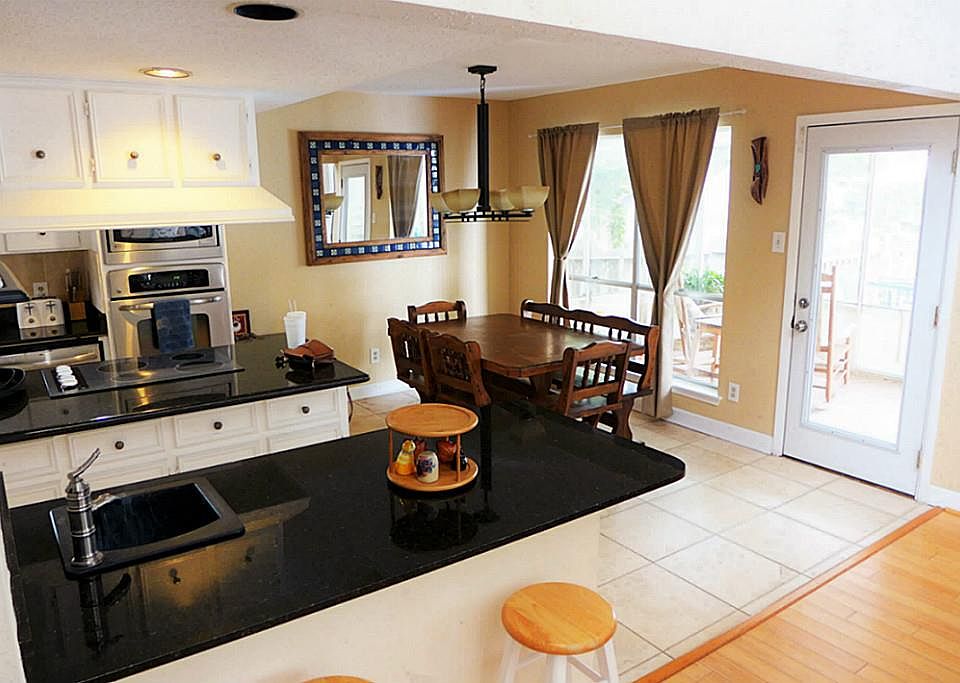 1st image of 2049 Oceanview Dr