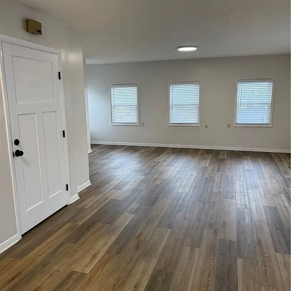 202 E High St — Photo 4