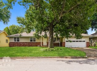 1258 E Edgewood St, Springfield, MO 65804