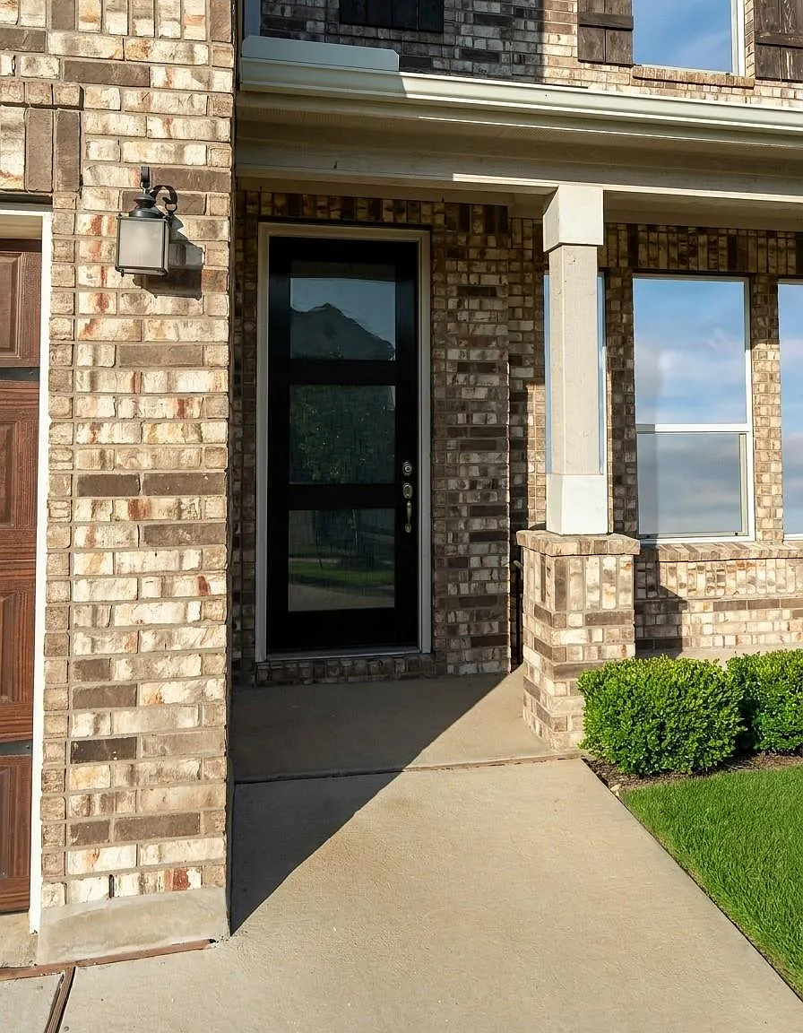 4 bed, 2.5 bath, 3055 sqft, $2,600 — Photo 4