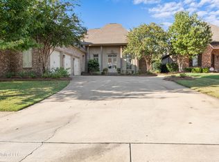 116 Lake Village Dr, Madison, MS 39110