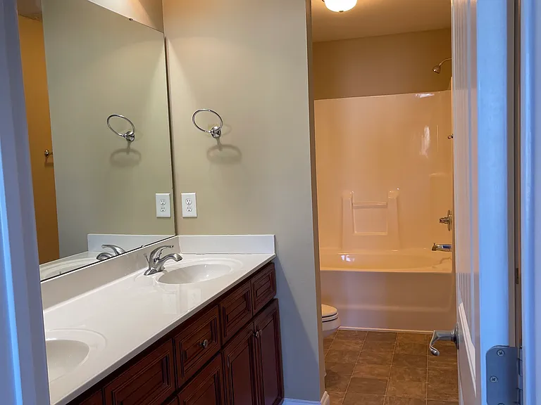 102 Dundee Pl — Photo 10
