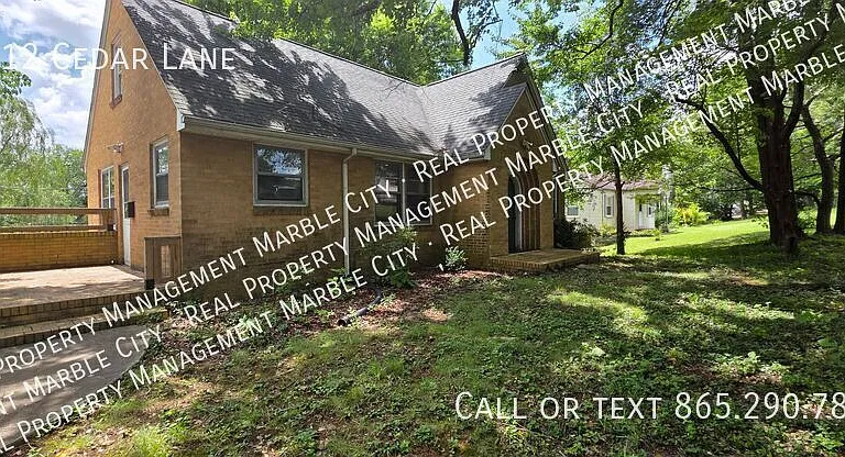 1812 Cedar Ln — Photo 2