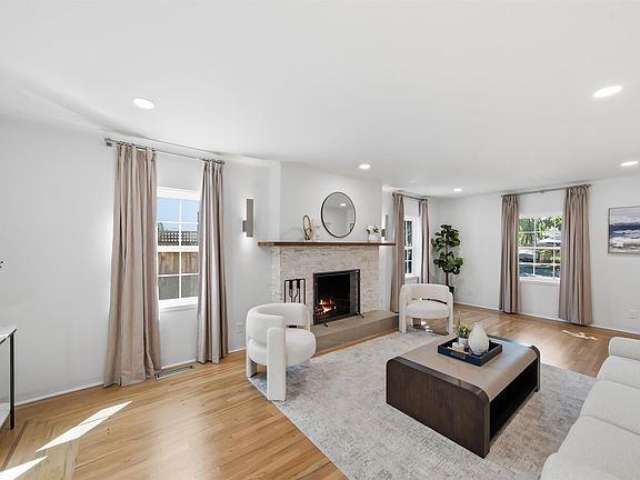 5th image of 1065 Bennett Way