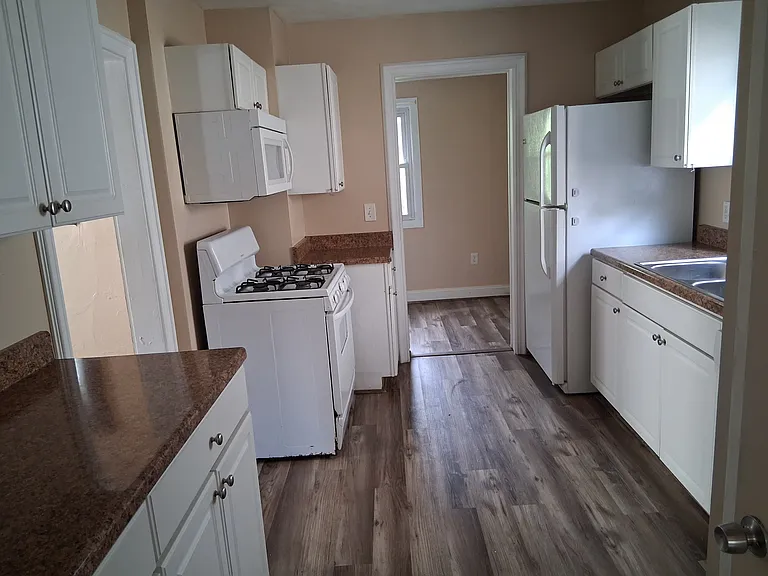 1543 Front St — Photo 12