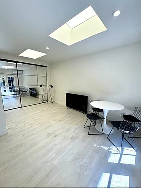 Cozy Studio Cottage w/Kitchenette- Utilities Included & Pkg. Avail. at San Rafael — Photo 2