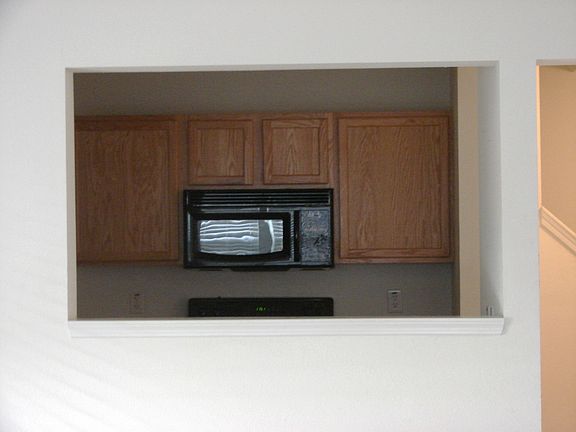 4th image of 1310 Garland St