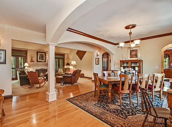 2nd image of 26811 S Balmoral Woods Dr