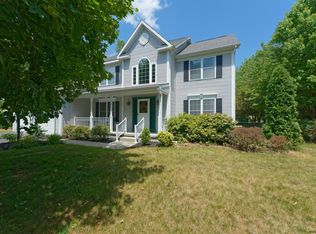 2 Montery Rd, Schenectady, NY 12303