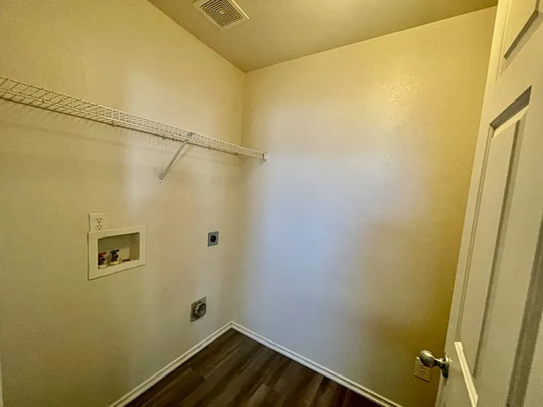 820 Wrigley Dr — Photo 11