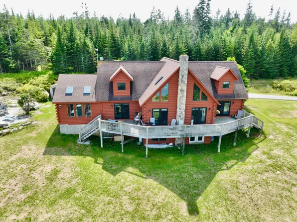 29 Hamilton Drive, Vinalhaven, ME 04863