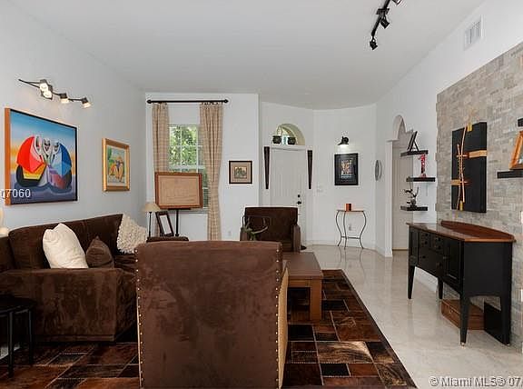 3rd image of 18445 NE 30th Ct #18445