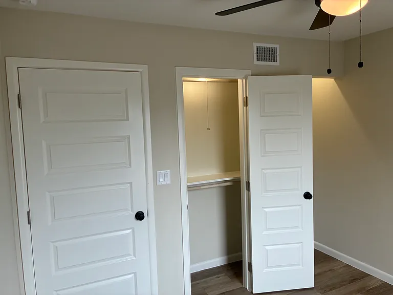 705 E Bustamante St #6 — Photo 16
