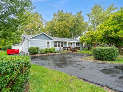 1111 Hart Rd, Batavia, IL, 60510