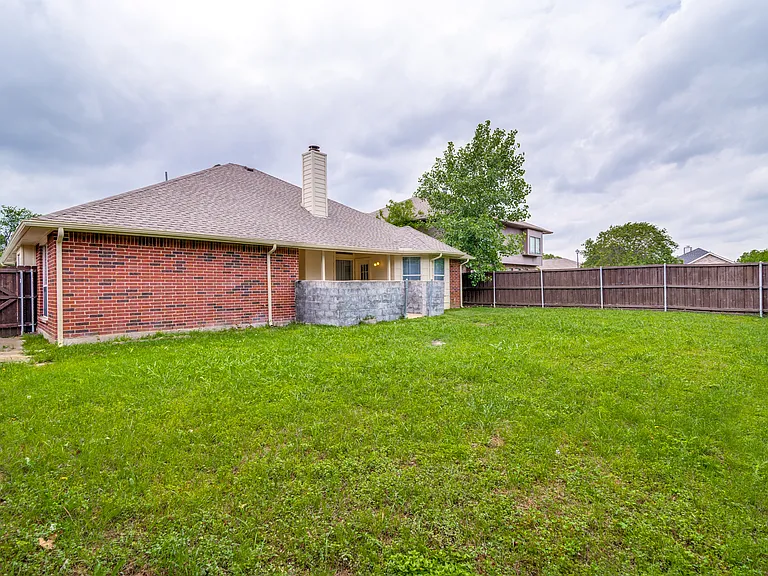 6105 Cypress Dr — Photo 23
