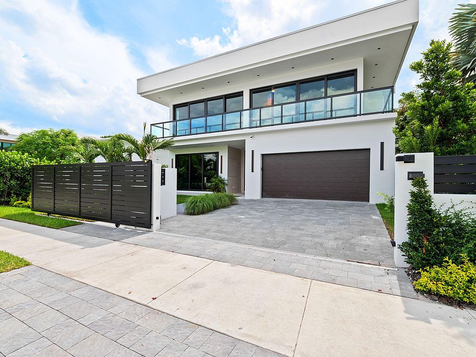 1st image of 425 NE 10th Avenue