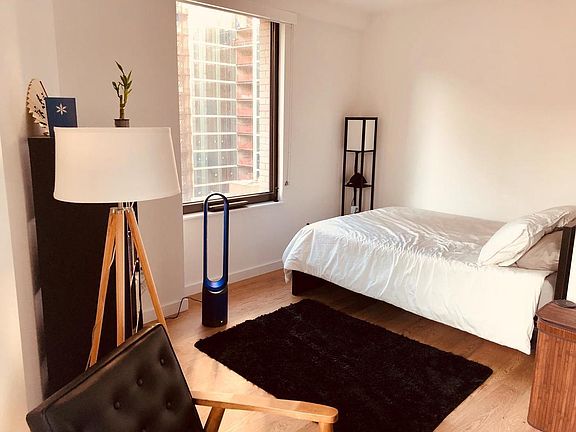 5th image of 445 W 35th St APT 10G
