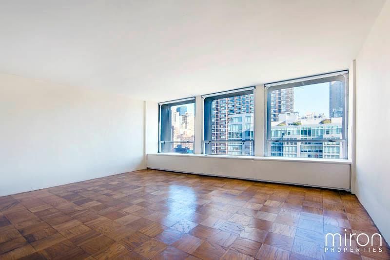 1st image of 300 E 33rd St APT 10G