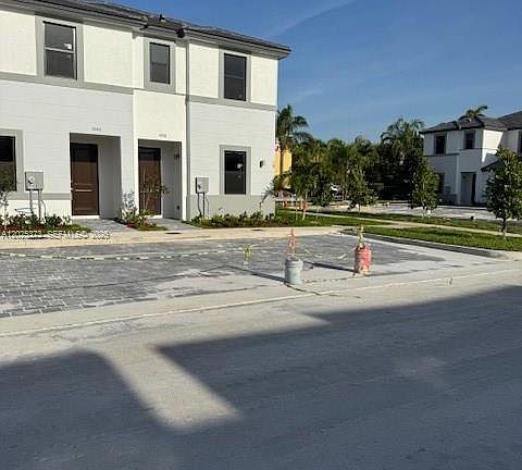 2nd image of 48 NW 10th St #D