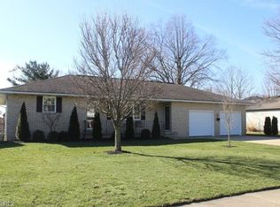 2126 Capitol St, Louisville, OH 44641