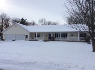 1723 Hobart St, Grinnell, IA 50112