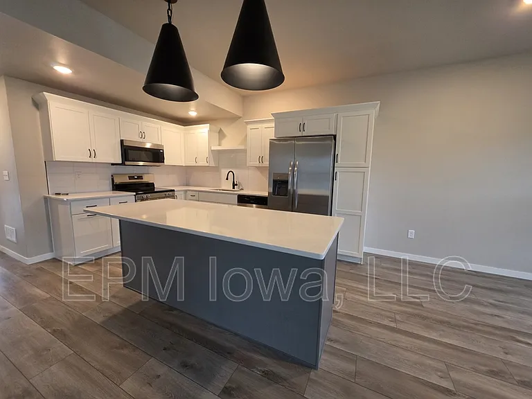 2309 Water Tower Pl — Photo 3