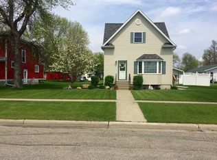 116 4th St E, Halstad, MN 56548