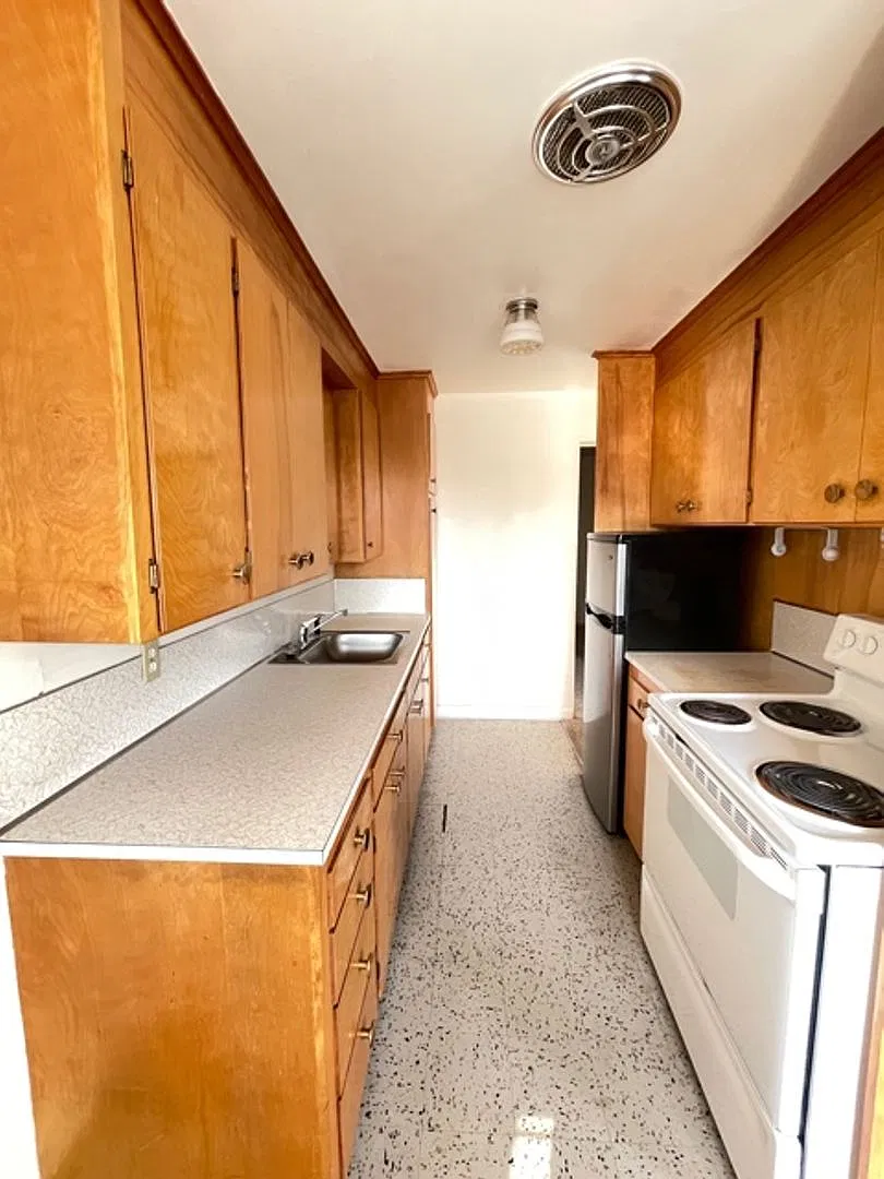 5127colbyave — Photo 4
