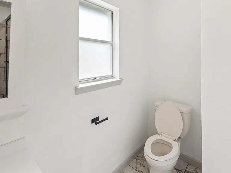 3812 David Ln — Photo 32
