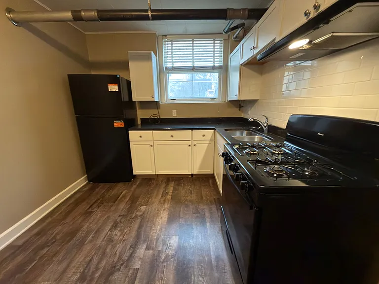 2040 Grand Ave — Photo 4