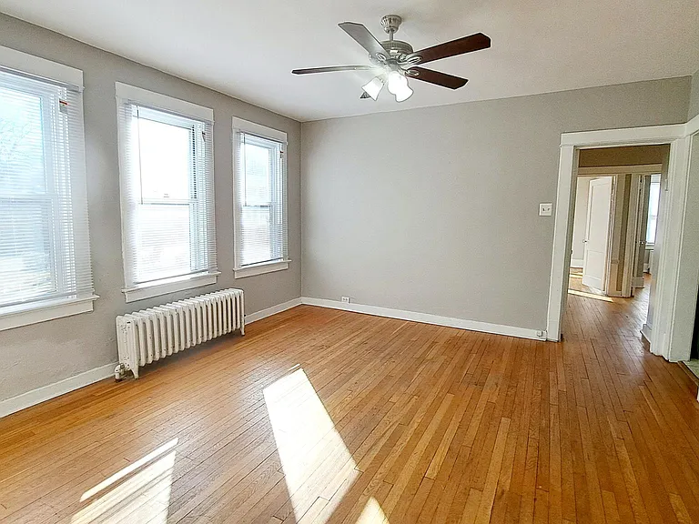 5950 Phillips Ave — Photo 6