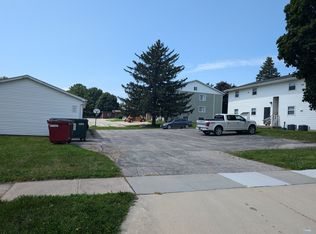 2322 W 3rd St APT A, Cedar Falls, IA 50613