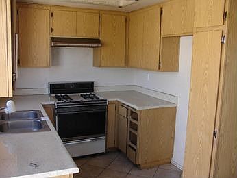 4th image of 14605 Woodland Dr Unit 28