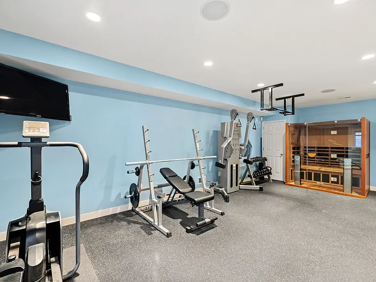 5213 Cathedral Ave NW — Photo 51