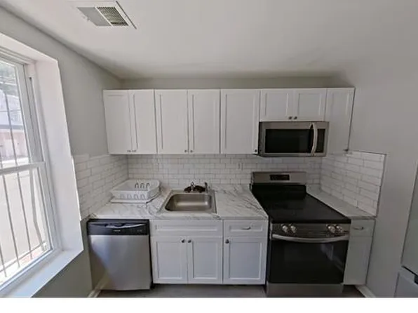2036 N Gratz St #1, Philadelphia, PA 19121