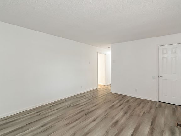 4th image of 728 Birchbrook Dr