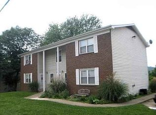 2529 Charleston Rd, Poca, WV 25159