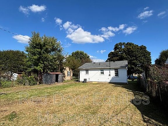 3rd image of 951 Goodwin Ave