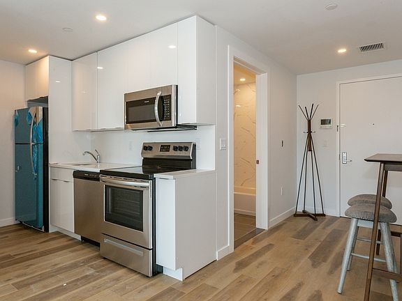 5th image of 83-67 116th St #2202