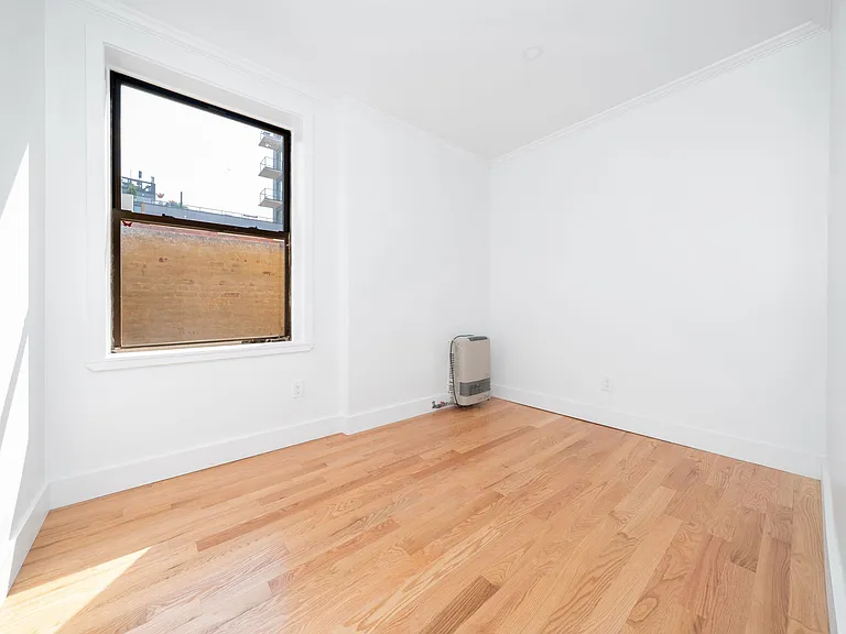 201 E 2nd St #5C — Photo 7